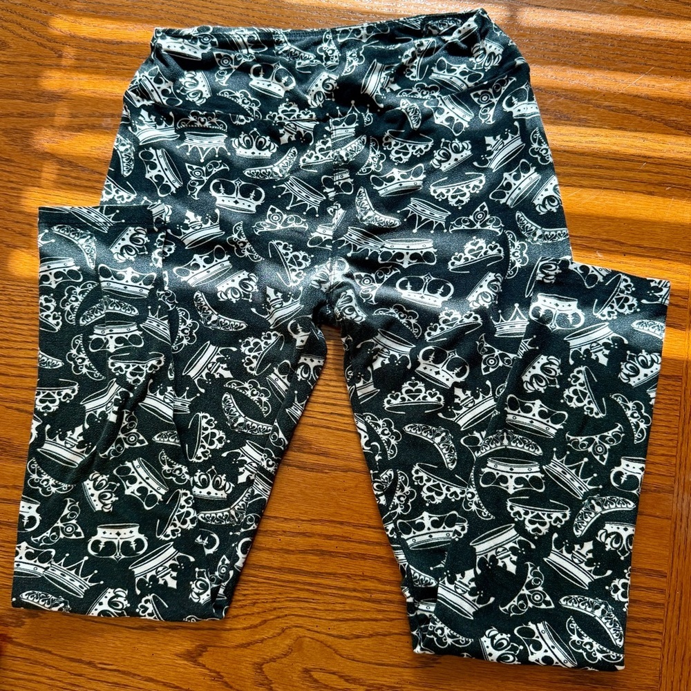 LuLaRoe Leggings Womens One Size Whimsigoth Black White Crown Tiara Print